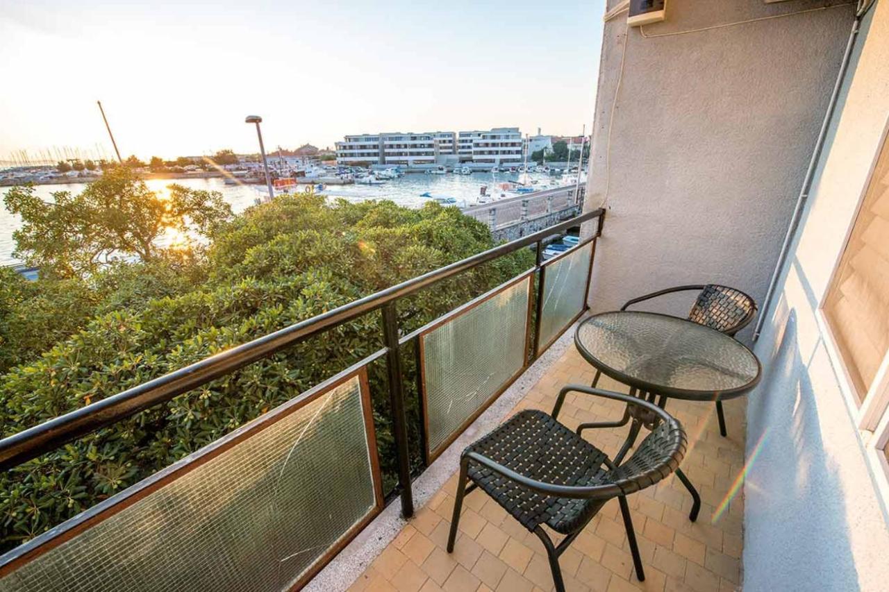 Amazing Seaview Apartment With A Balcony Near The Beach - Kneza Trpimira I Zadar Extérieur photo