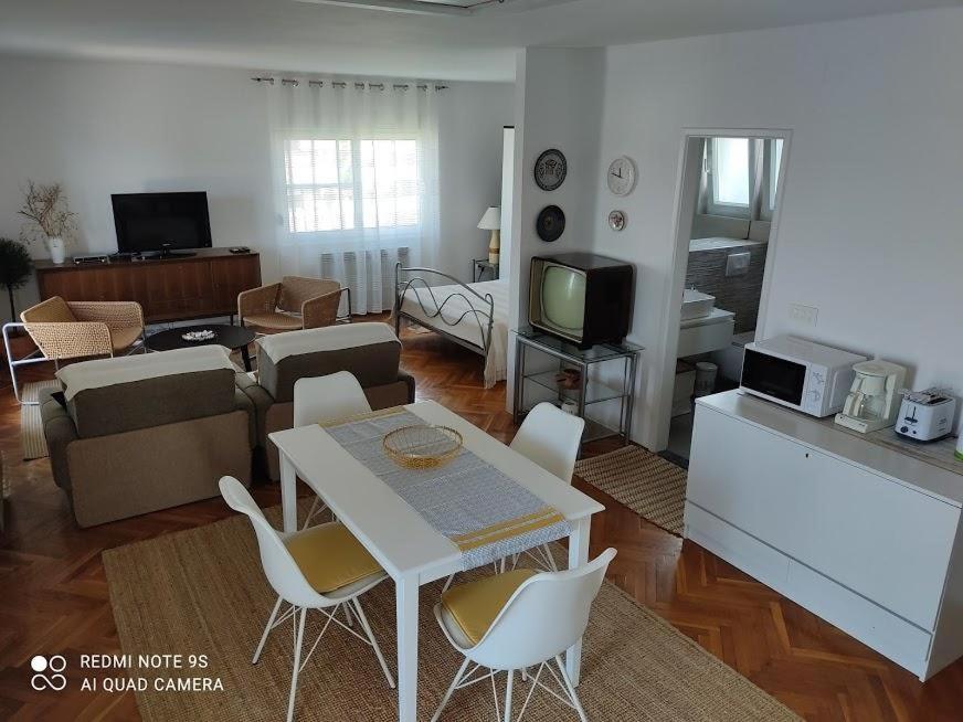 Amazing Seaview Apartment With A Balcony Near The Beach - Kneza Trpimira I Zadar Extérieur photo