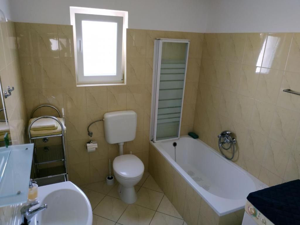 Amazing Seaview Apartment With A Balcony Near The Beach - Kneza Trpimira I Zadar Extérieur photo