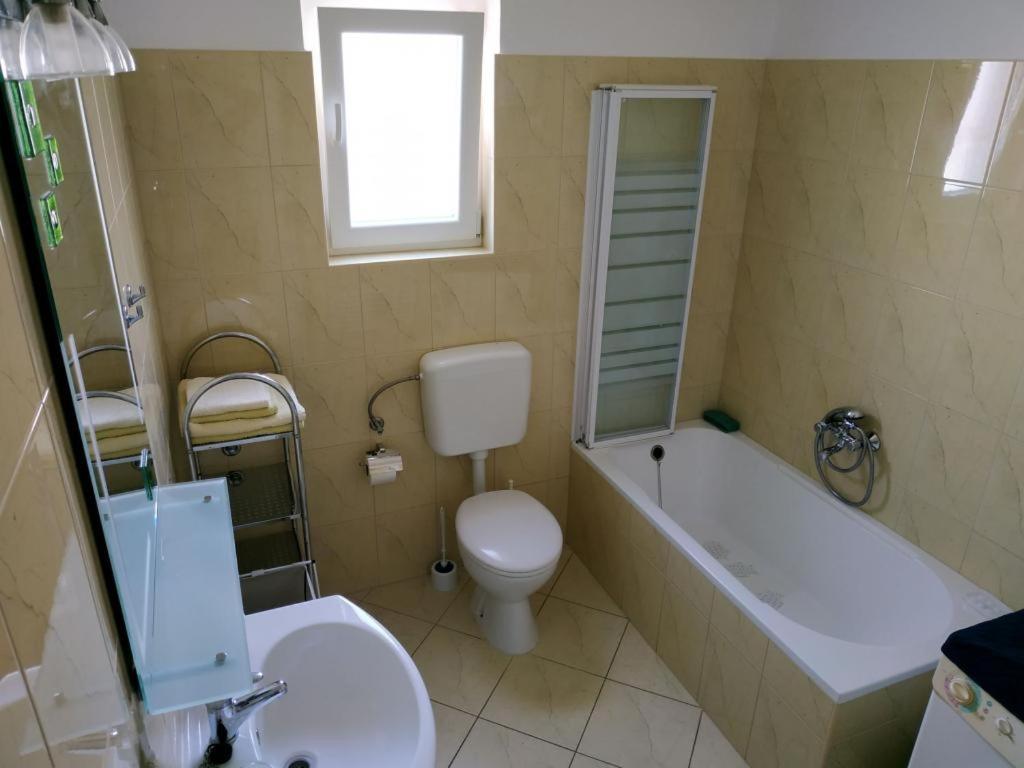 Amazing Seaview Apartment With A Balcony Near The Beach - Kneza Trpimira I Zadar Extérieur photo